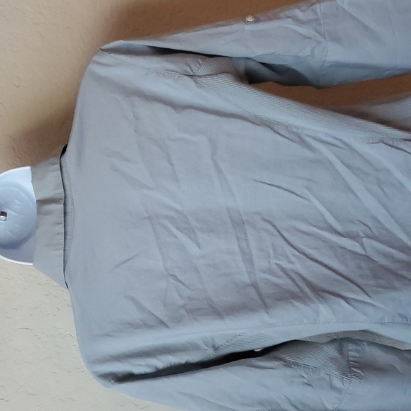 Boston Proper sz 10 100% cotton gray button down with stretch side panels - Picture 6 of 13